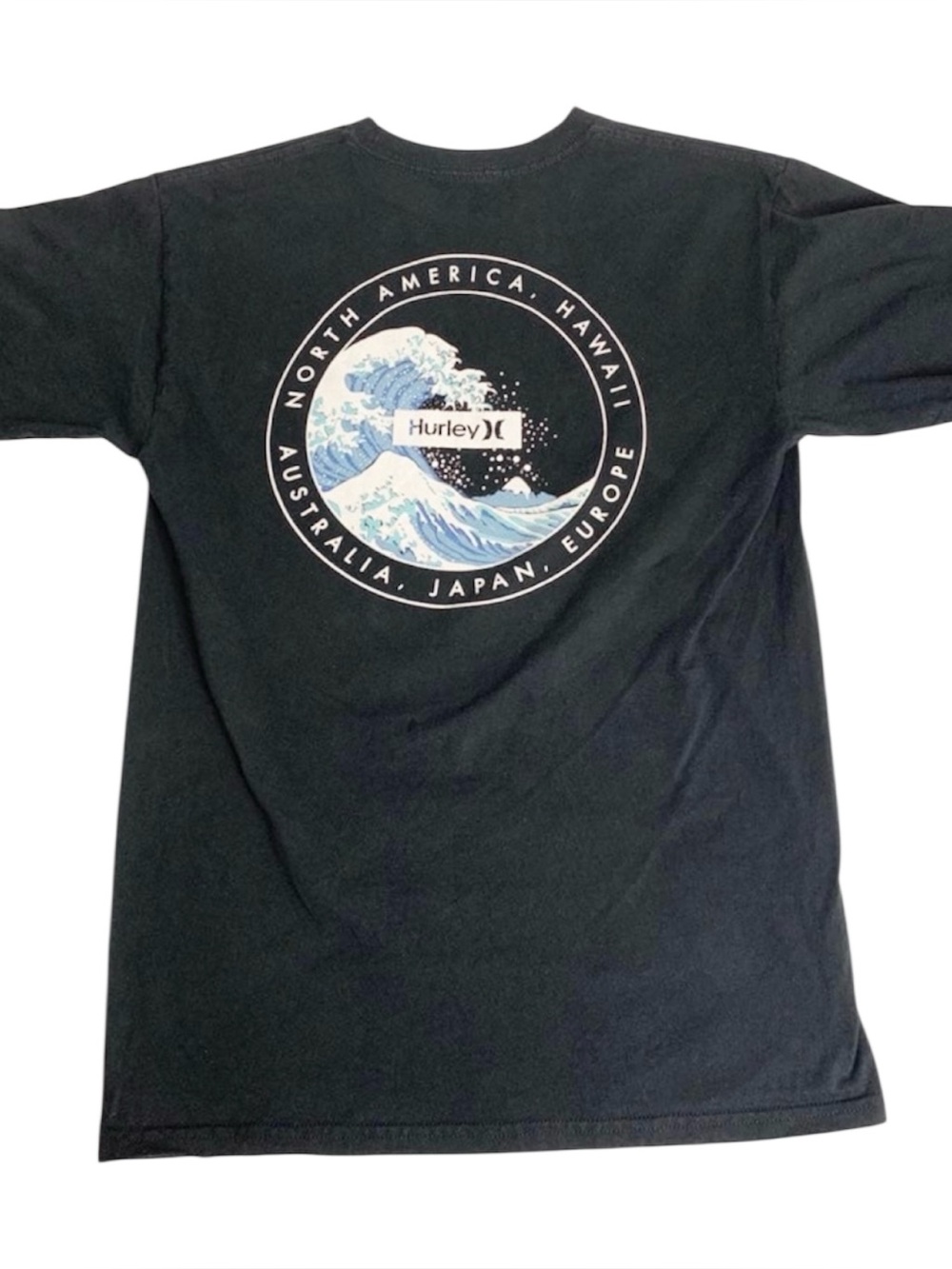 Hurley Women’s Black Wave Graphic T-shirt Size S